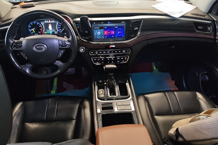 广汽传祺 传祺GS8 2017款 320T 两驱豪华智联版（七座）中控内饰12