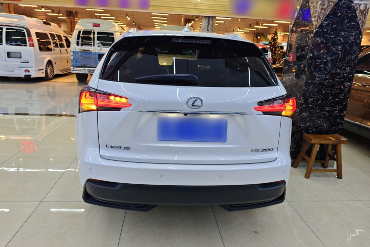 雷克萨斯NX 2016款 200 全驱 锋尚版车身外观6