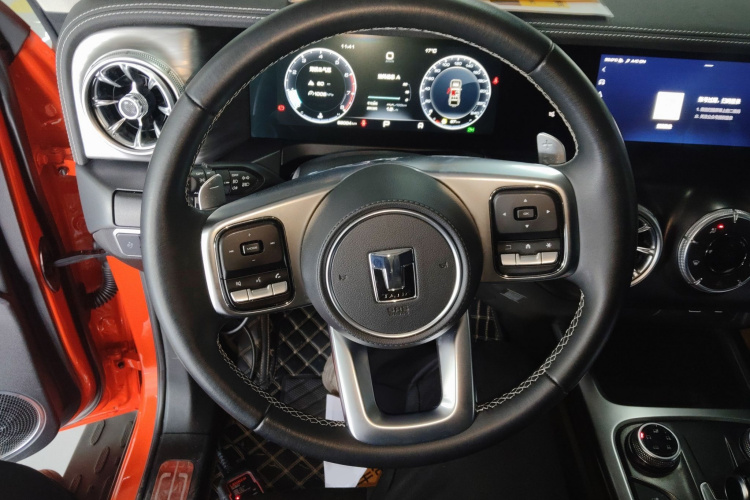 坦克300 2021款 越野版 2.0T 探索者中控内饰13