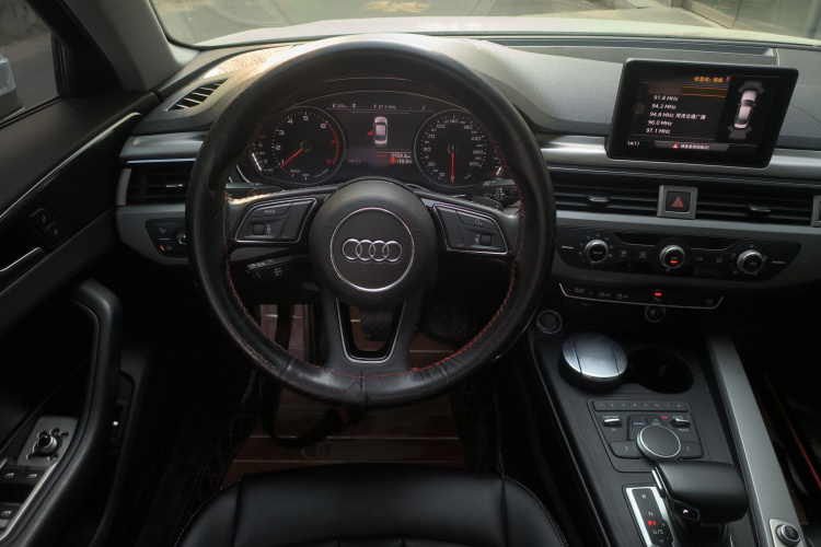 奥迪A4L 2019款 40 TFSI 进取型 国VI中控内饰13