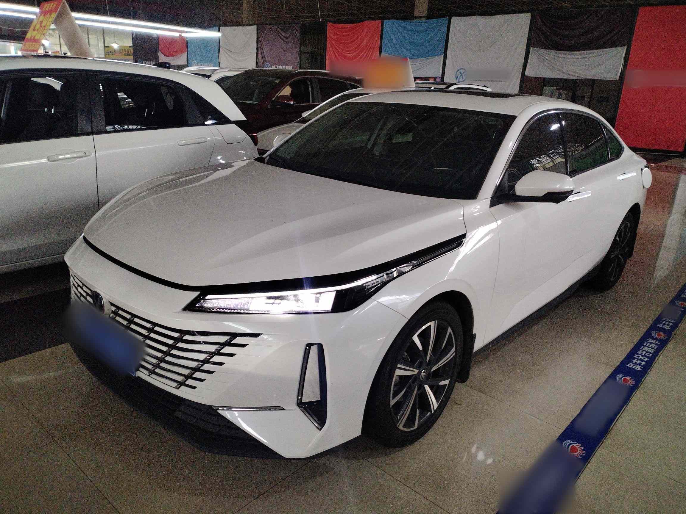 长安 逸动 2024款 1.5T GDI自动 尊贵型(2)