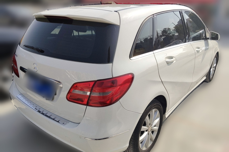 奔驰B级 2012款 B 180车身外观7