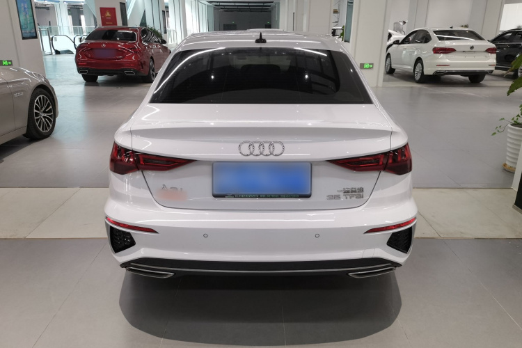 奥迪A3 2022款 A3L Limousine 35 TFSI 进取运动型车身外观6