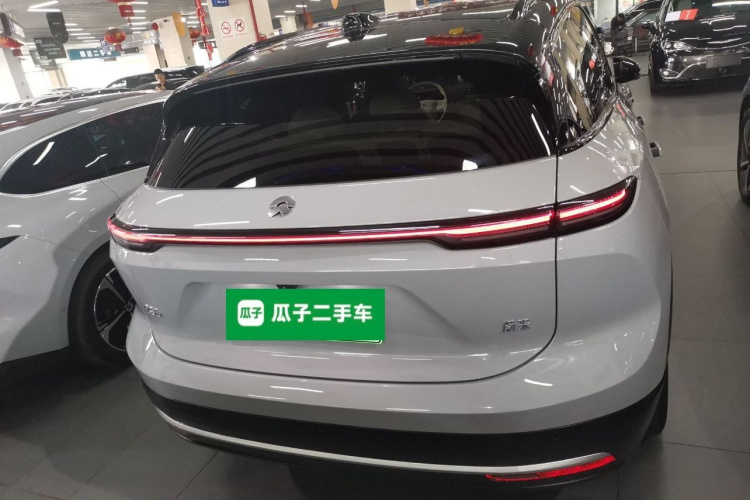 蔚来ES6 2024款 75kWh车身外观6