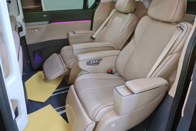 小鹏X9 2025款 740超长续航 Max中控内饰7004