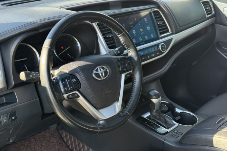 丰田 汉兰达 2015款 2.0T 四驱豪华版 7座局部细节13