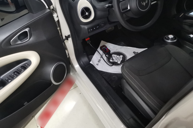 五菱汽车 五菱缤果 2023款 203km 轻享款中控内饰20