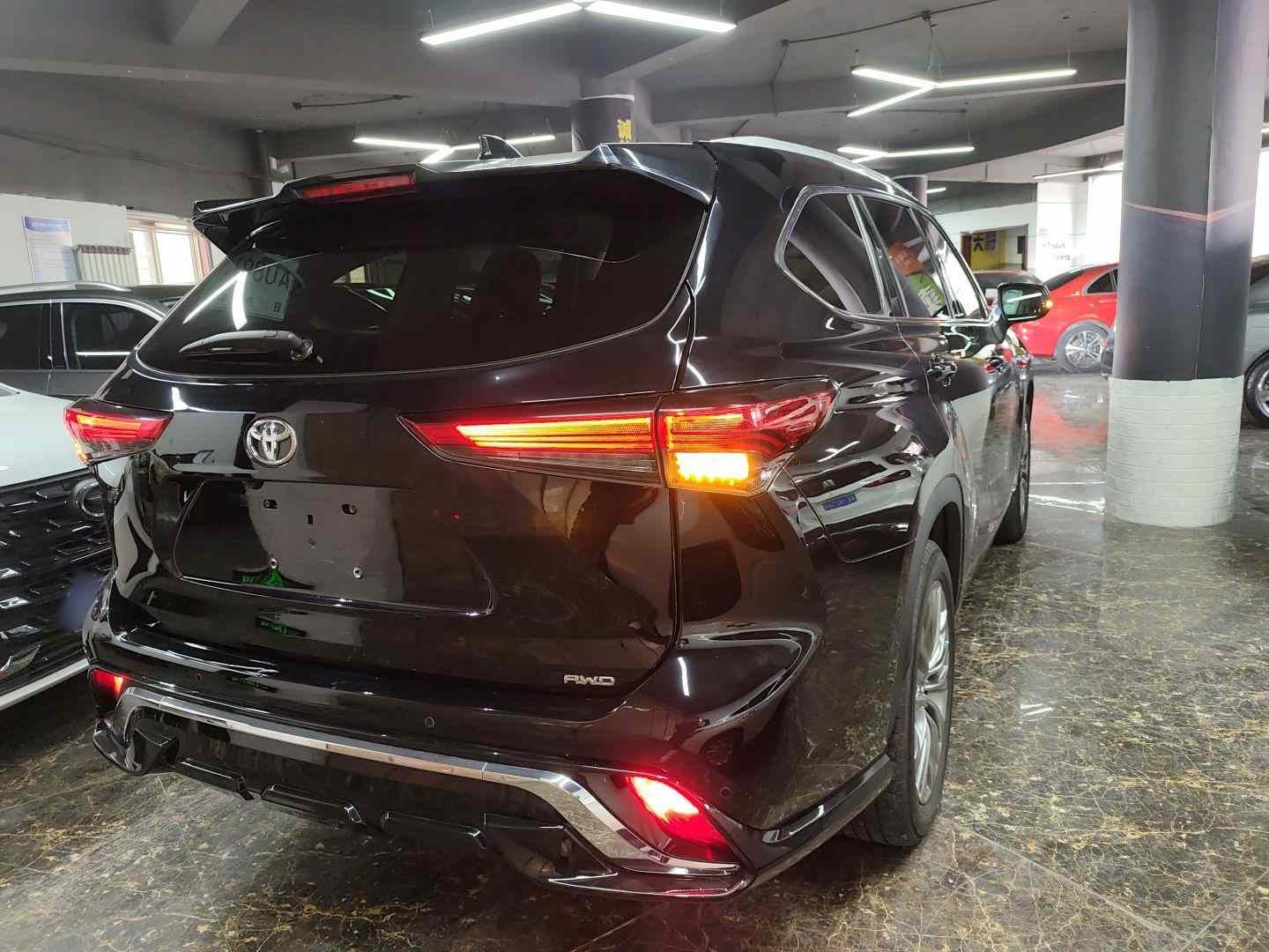 丰田 汉兰达 2022款 380T 四驱尊贵版 7座(4)
