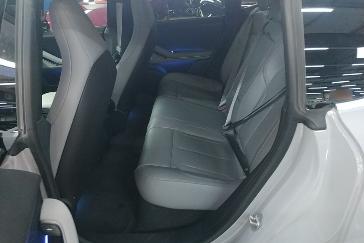 蔚来ET5 2024款 75kWh中控内饰7004