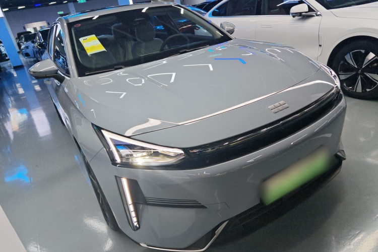 吉利银河 银河L6 2024款 125km PLUS 龙腾版车身外观3