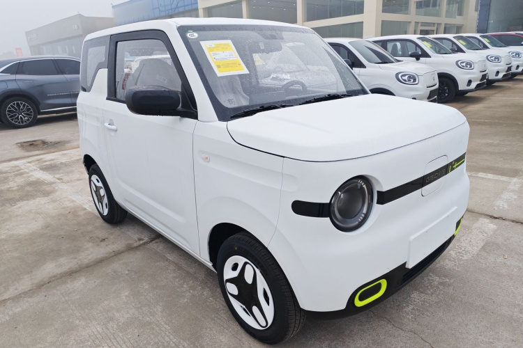 吉利银河 熊猫 2025款 210km 元气熊车身外观3