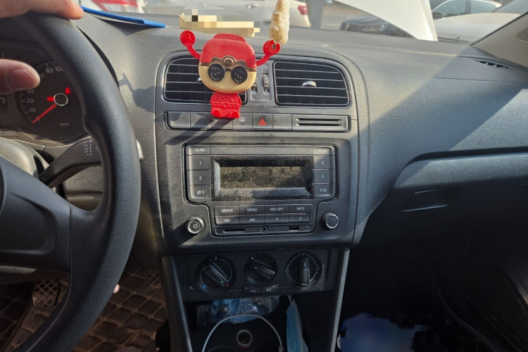 大众 Polo 2014款 1.4L 手动风尚版局部细节16