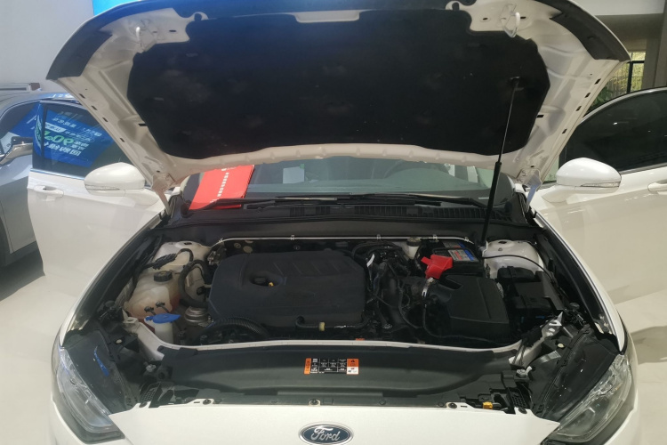 福特 蒙迪欧 2020款 EcoBoost 180 时尚型局部细节24
