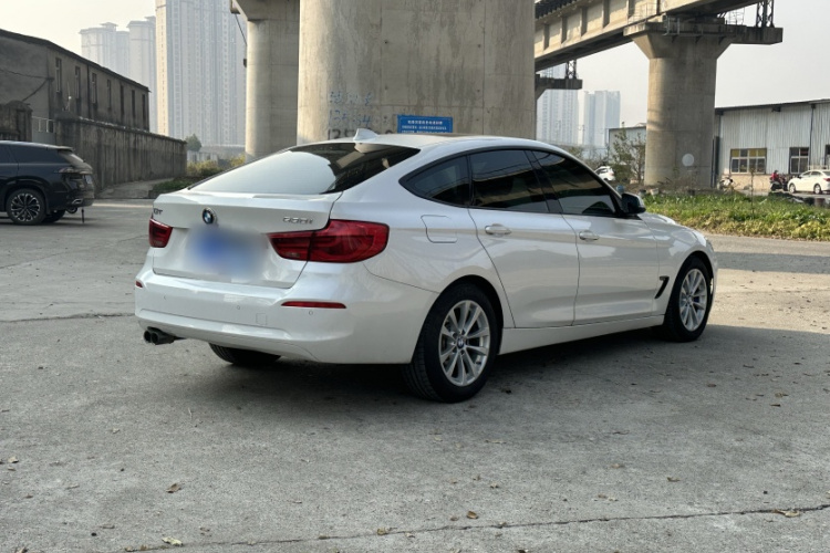 宝马3系GT 2017款 320i 时尚型车身外观6004