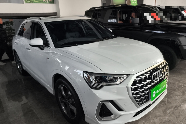 奥迪Q3 2024款 35 TFSI 时尚动感型车身外观3