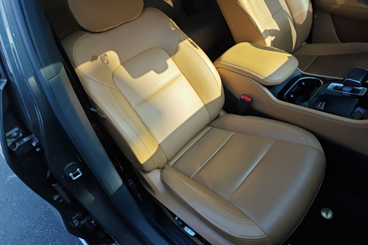 理想汽车 理想ONE 2021款 增程6座版局部细节41