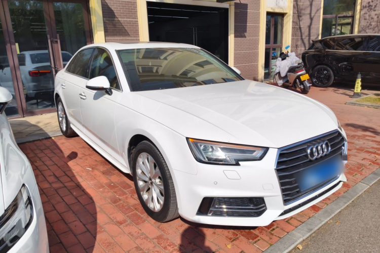 奥迪A4L 2019款 40 TFSI 进取型 国VI车身外观3