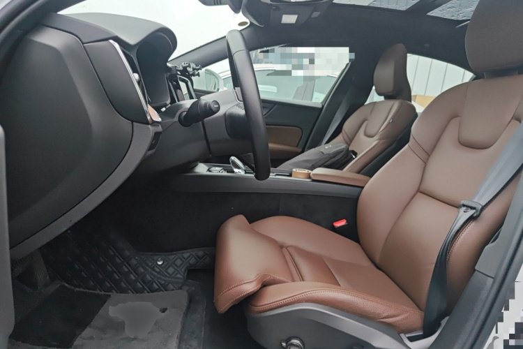 沃尔沃S60 2025款 B4 智远豪华版中控内饰19