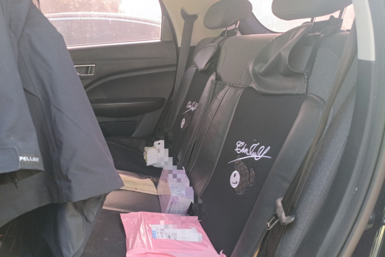 零跑汽车 零跑T03 2021款 400轻享版 三元锂中控内饰21