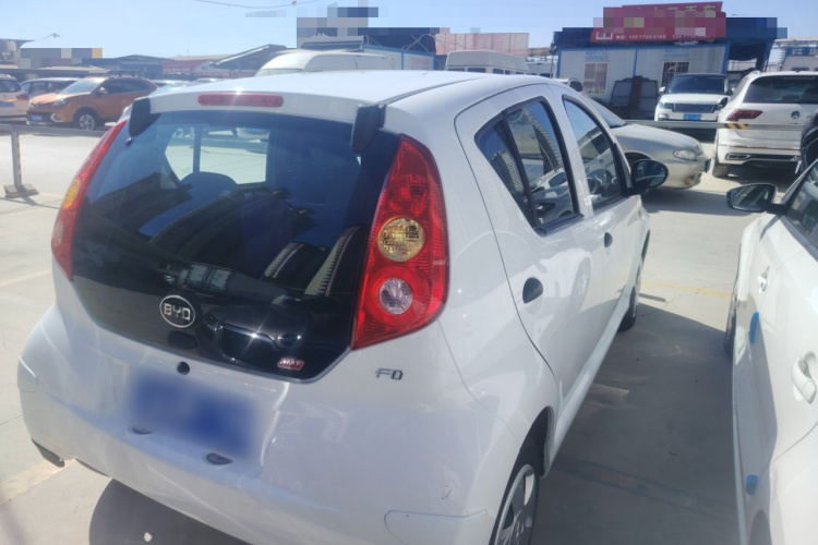 比亚迪F0 2015款 1.0L AMT 铉酷型车身外观7