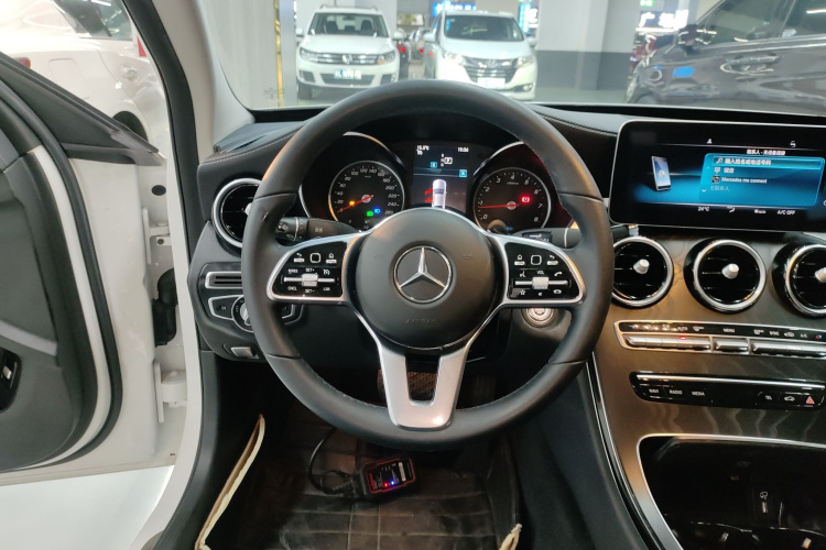奔驰C级 2019款 C 260 L 运动版中控内饰13