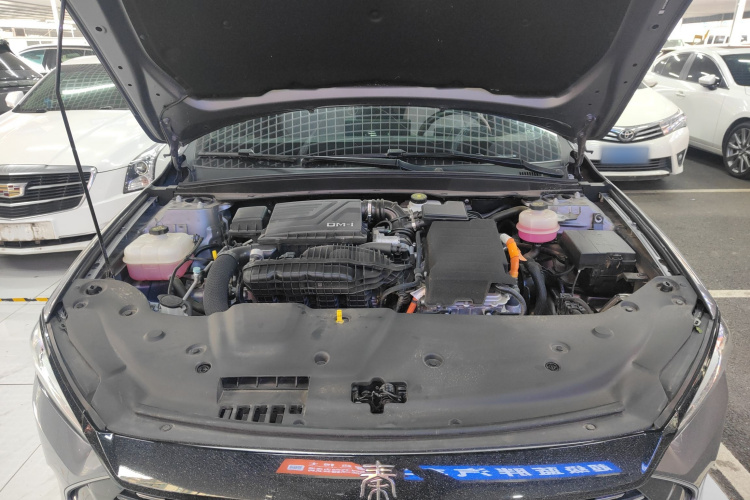 比亚迪 秦PLUS 2023款  冠军版 DM-i 120KM超越型机舱底盘24