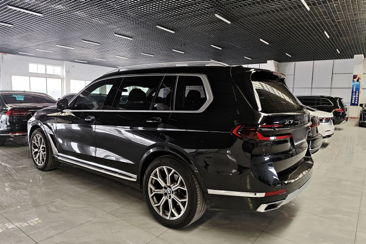 宝马X7 2023款 xDrive40i 领先型豪华套装车身外观6005