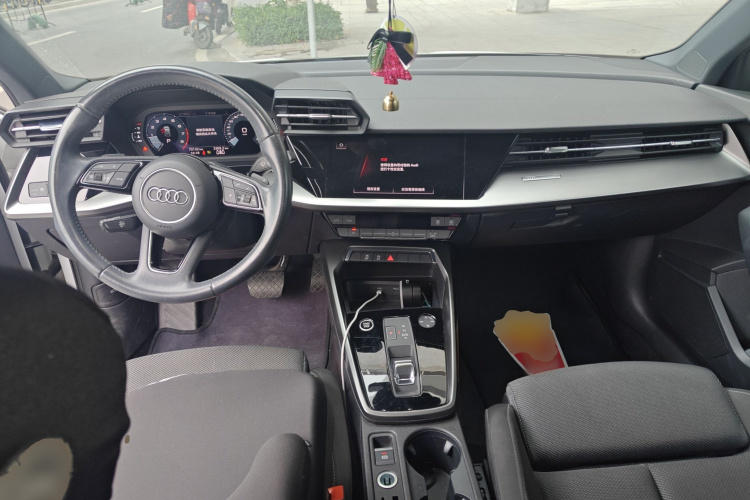 奥迪A3 2021款 Sportback 35 TFSI 进取致雅型中控内饰12