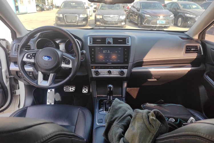 斯巴鲁 力狮 2016款 2.5i 全驱荣耀版中控内饰7002