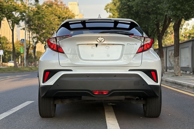 丰田C-HR 2022款 2.0L 舒适版车身外观6008