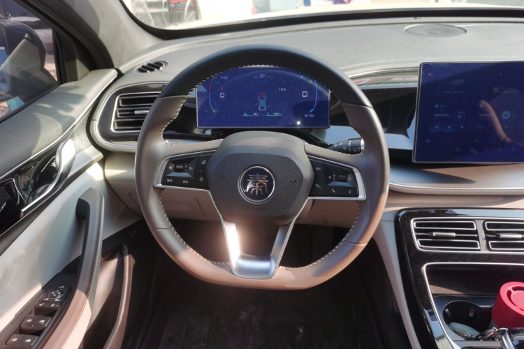 比亚迪 秦PLUS 2024款 荣耀版 DM-i 55KM超越型中控内饰13