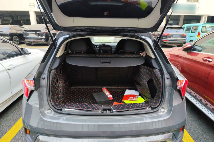 领克02 2018款 1.5T DCT两驱劲Pro版 国V机舱底盘23