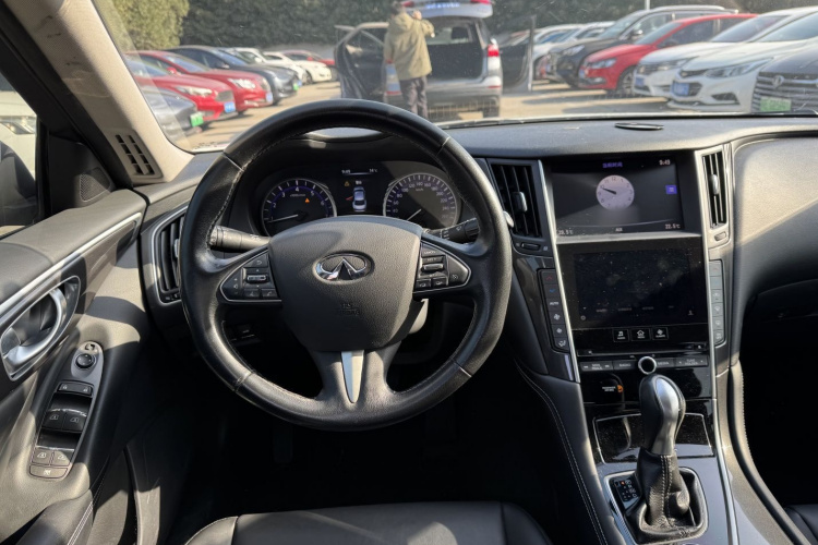 英菲尼迪Q50L 2015款 2.0T 舒适版中控内饰7005