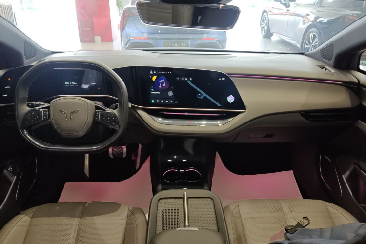 红旗EH7 2024款 760 Pro+ 四驱版中控内饰7002