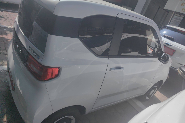 五菱汽车 宏光MINIEV 2022款 自在款 磷酸铁锂车身外观6005