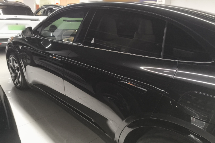 乐道L60 2024款 60kWh 四驱版车身外观4