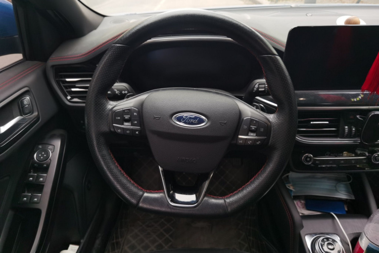 福特 福克斯 2021款 两厢 EcoBoost 180 自动ST Line中控内饰13