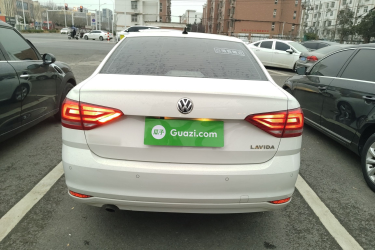 大众 朗逸 2017款 1.6L 自动风尚版车身外观6