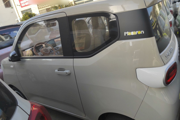 五菱汽车 宏光MINIEV 2024款 第三代 215km 青春版车身外观4