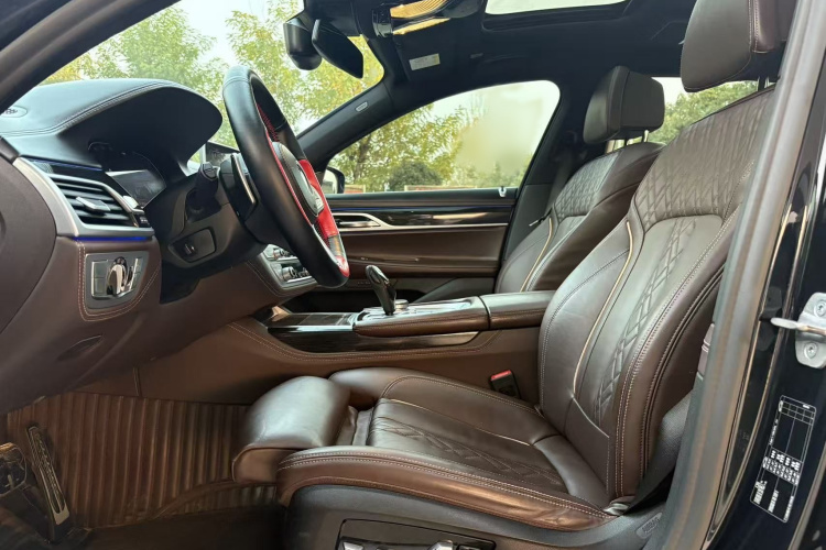 宝马7系 2021款 730Li M运动套装中控内饰7002