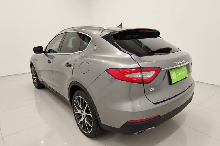 玛莎拉蒂 Levante 2018款 3.0T 经典版车身外观5