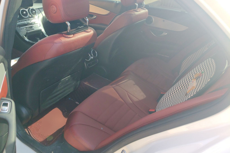 奔驰C级 2019款 C 260 运动版 4MATIC中控内饰21