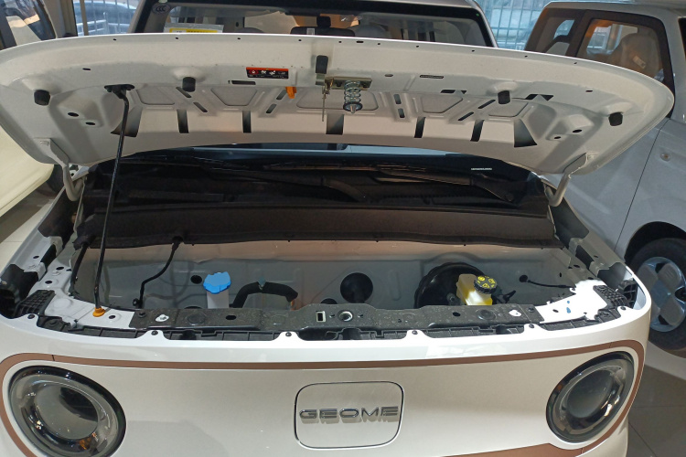 吉利银河 2024款 熊猫mini 200km 耐力熊机舱底盘24