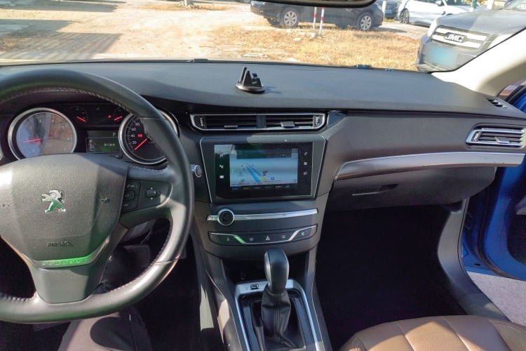 标致408 2019款 350THP 自动至尊版 国V中控内饰12