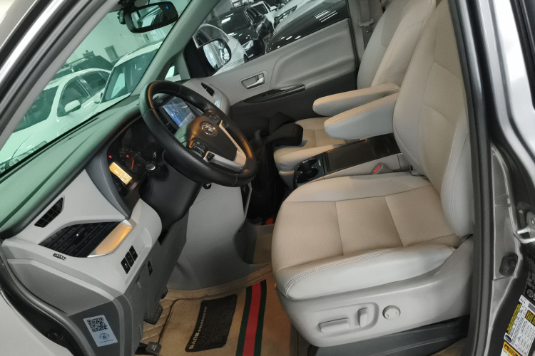 丰田Sienna（平行进口） 中控内饰19