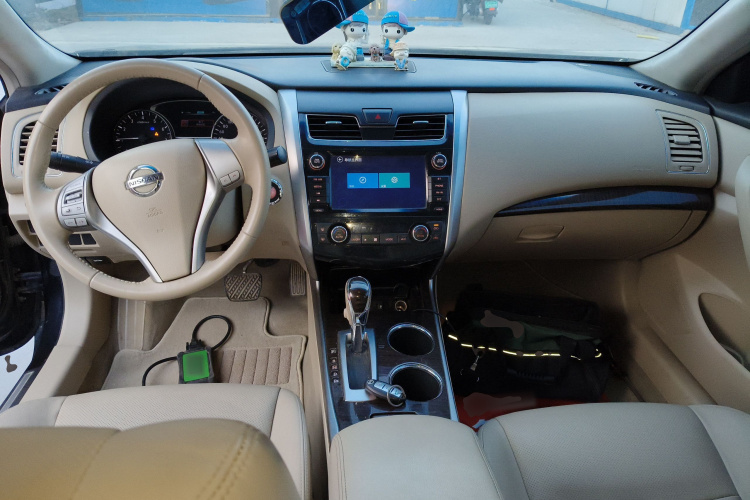 日产 天籁 2013款 2.0L XL舒适版中控内饰12