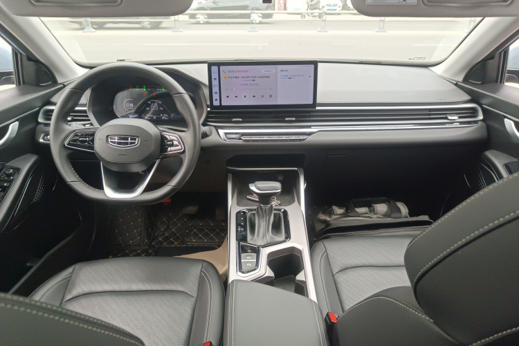 吉利汽车 帝豪 2023款 第4代冠军版 1.5L CVT尊贵型中控内饰7002
