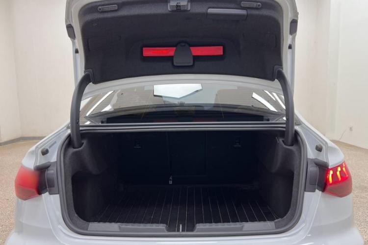 奥迪A3 2022款 A3L Limousine 35 TFSI 时尚运动型中控内饰7010