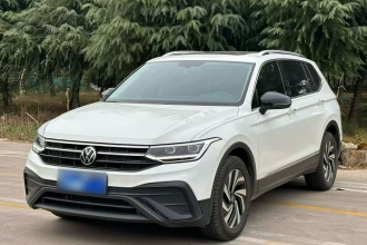 大众 途观L 2025款 出众款 300TSI 自动两驱龙腾版