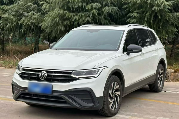 大众 途观L 2025款 出众款 300TSI 自动两驱龙腾版车身外观1